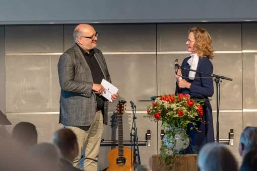 Moderator Peter Beck mit Erbprinzessin Sophie